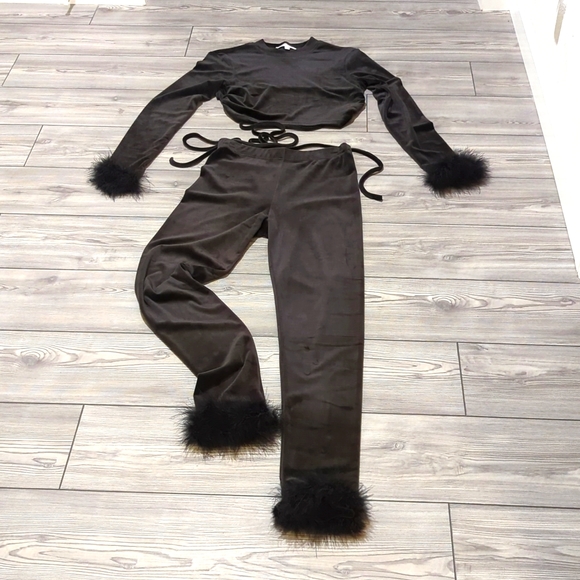 Hot & Delicious velvet pants and shirt set. Open tie back. Size L, fits like a M - Picture 1 of 3
